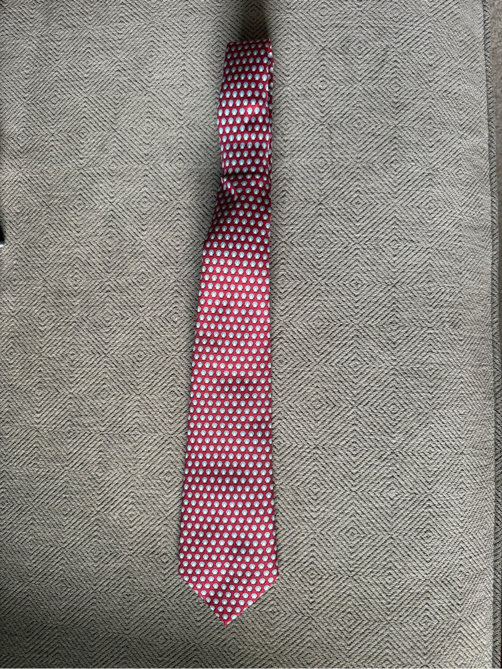Men's Red Seashell Dot Silk Tie - vineyard vines